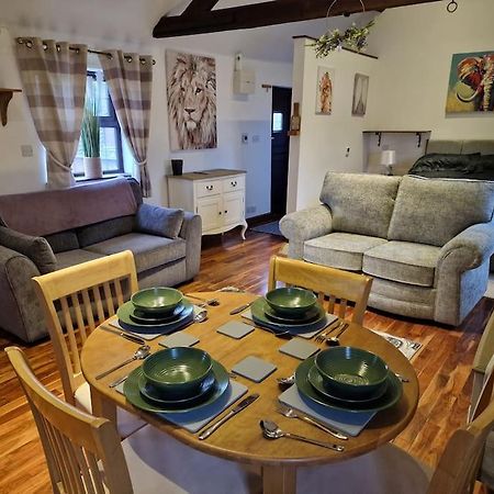 Joiners Arms - Studio Apartments Market Drayton Extérieur photo