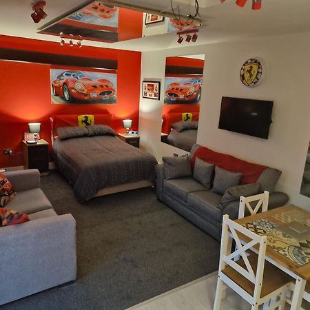 Joiners Arms - Studio Apartments Market Drayton Extérieur photo