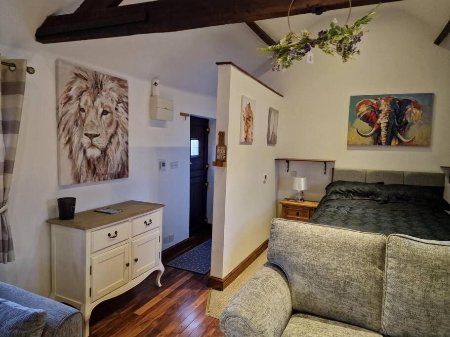 Joiners Arms - Studio Apartments Market Drayton Extérieur photo
