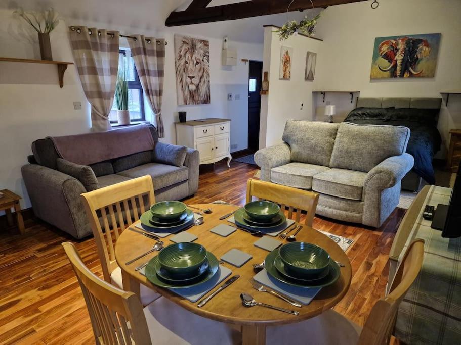 Joiners Arms - Studio Apartments Market Drayton Extérieur photo